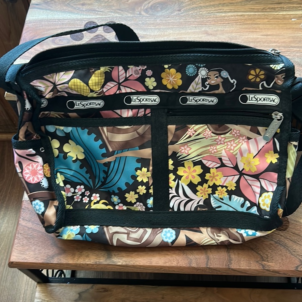 LeSportsac Hawaii Exclusive Wahine Tropical print shoulder bag.